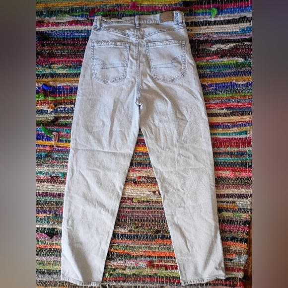 American Eagle Light Wash Jeans - Picture 4 of 4